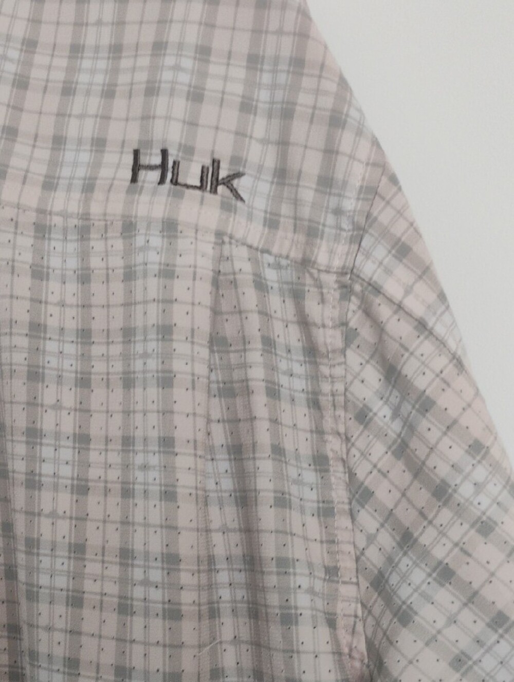 Huk Men's Tide Point Short Sleeve Gray Beige Plaid Fishing Shirt Ventilated - L - Picture 7 of 12
